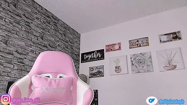 Snapshot of olivia22love chatting on 09.26.25 olivia22love online show from 09.26.25