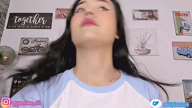 Snapshot of olivia22love chatting on 09.27.25 olivia22love online show from 09.27.25