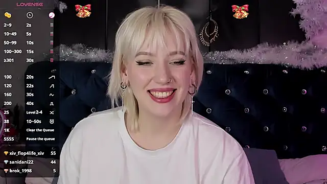 Snapshot of RachelCart chatting on 01.15.25 RachelCart online show from 01.15.25