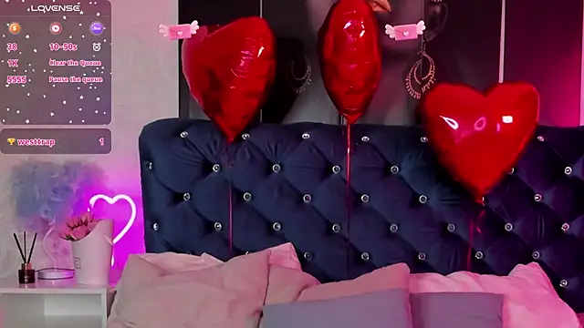 Snapshot of RachelCart chatting on 02.05.25 RachelCart online show from 02.05.25