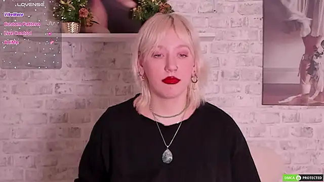 Snapshot of RachelCart chatting on 02.10.25 RachelCart online show from 02.10.25