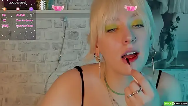 Snapshot of RachelCart chatting on 02.18.25 RachelCart online show from 02.18.25