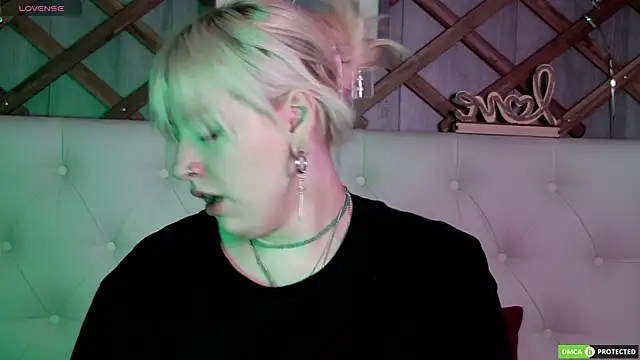 Snapshot of RachelCart chatting on 02.19.25 RachelCart online show from 02.19.25