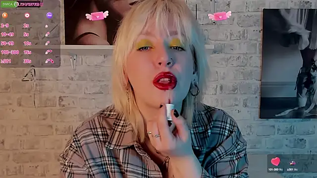 Snapshot of RachelCart chatting on 02.24.25 RachelCart online show from 02.24.25