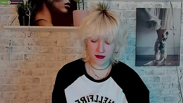 Snapshot of RachelCart chatting on 02.26.25 RachelCart online show from 02.26.25