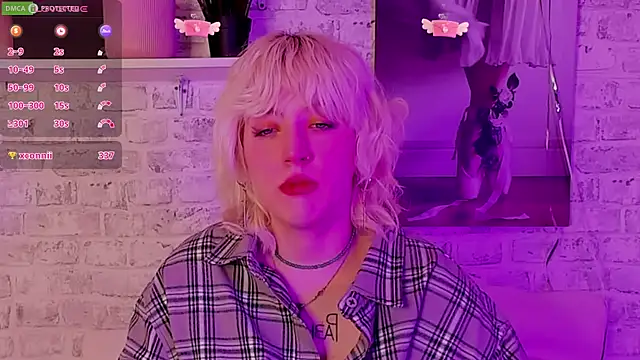 Snapshot of RachelCart chatting on 03.01.25 RachelCart online show from 03.01.25