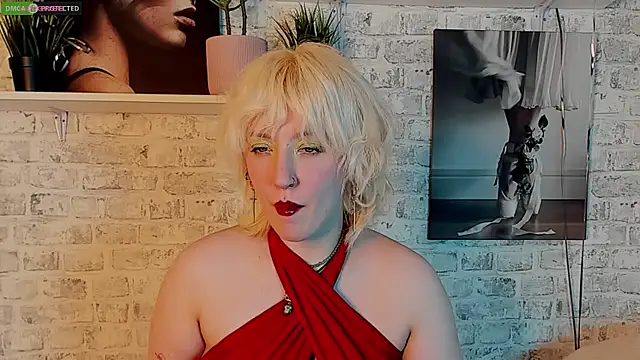 Snapshot of RachelCart chatting on 03.04.25 RachelCart online show from 03.04.25