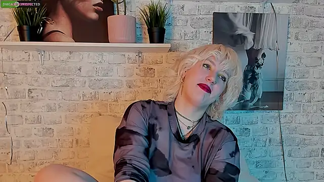 Snapshot of RachelCart chatting on 03.08.25 RachelCart online show from 03.08.25