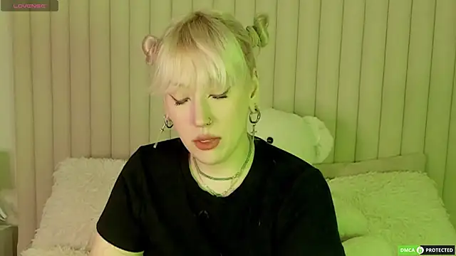 Snapshot of RachelCart chatting on 09.12.25 RachelCart online show from 09.12.25