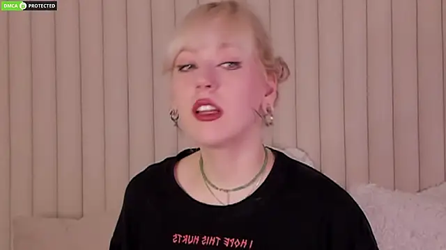 Snapshot of RachelCart chatting on 09.15.25 RachelCart online show from 09.15.25