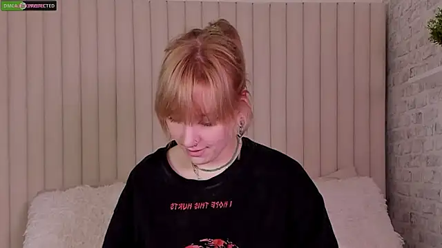 Snapshot of RachelCart chatting on 10.13.25 RachelCart online show from 10.13.25