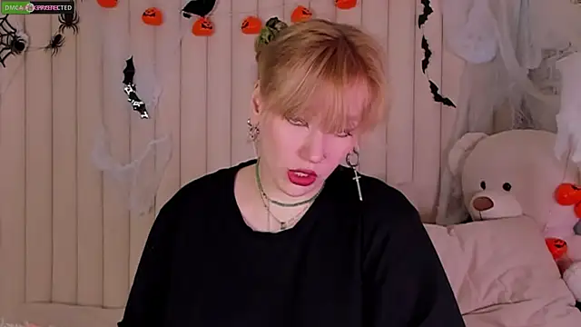 Snapshot of RachelCart chatting on 10.17.25 RachelCart online show from 10.17.25