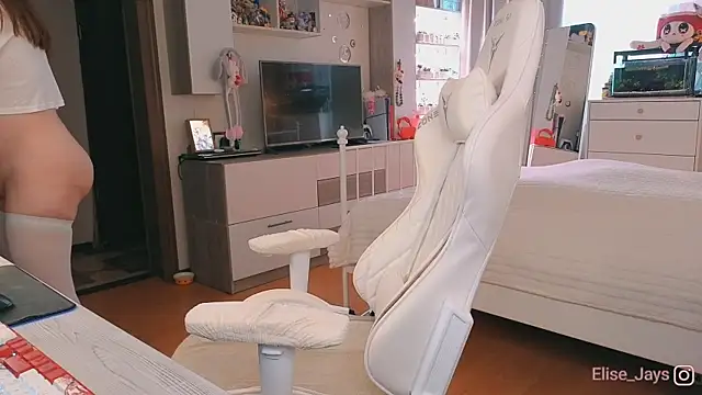 elisejays online show from 10.24.25