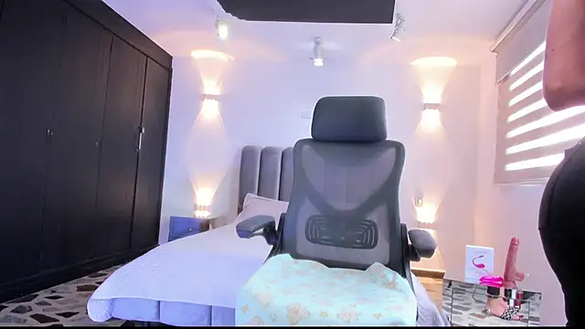 AnaRuiz online show from 01.23.25