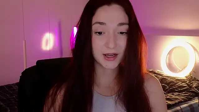 Snapshot of YasmineWest chatting on 07.22.26 YasmineWest online show from 07.22.26