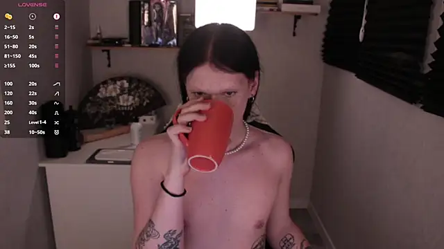 Snapshot of carthylovvve chatting on 01.26.25 carthylovvve online show from 01.26.25