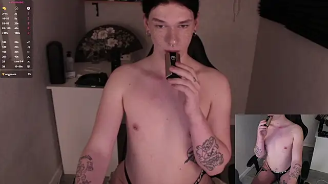 Snapshot of carthylovvve chatting on 01.28.25 carthylovvve online show from 01.28.25