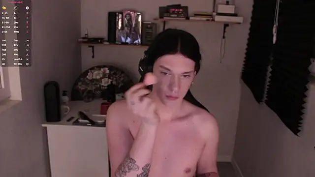 Snapshot of carthylovvve chatting on 01.30.25 carthylovvve online show from 01.30.25