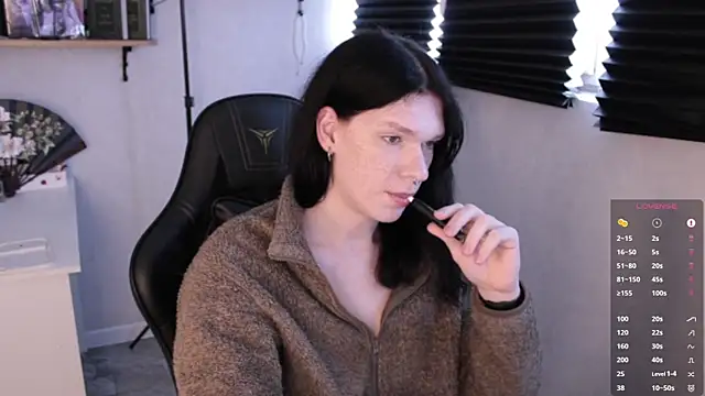 Snapshot of carthylovvve chatting on 02.13.25 carthylovvve online show from 02.13.25