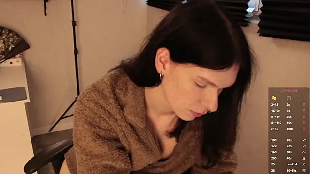 Snapshot of carthylovvve chatting on 02.16.25 carthylovvve online show from 02.16.25