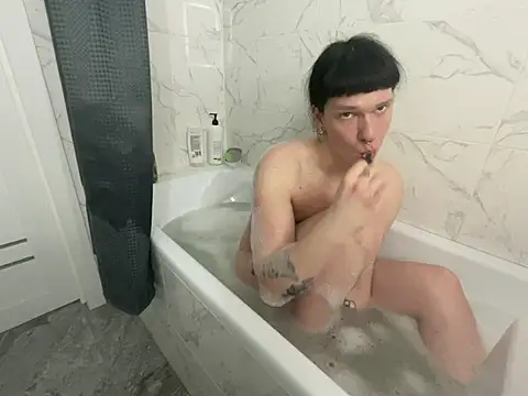 Snapshot of carthylovvve chatting on 03.02.25 carthylovvve online show from 03.02.25