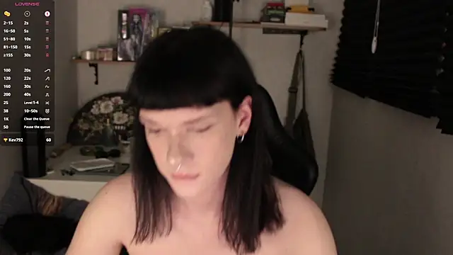 Snapshot of carthylovvve chatting on 03.13.25 carthylovvve online show from 03.13.25