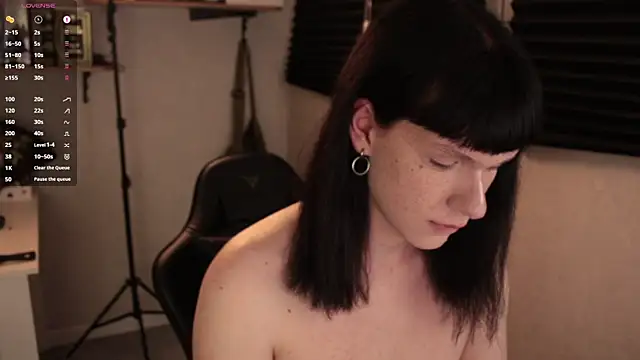 Snapshot of carthylovvve chatting on 03.19.25 carthylovvve online show from 03.19.25