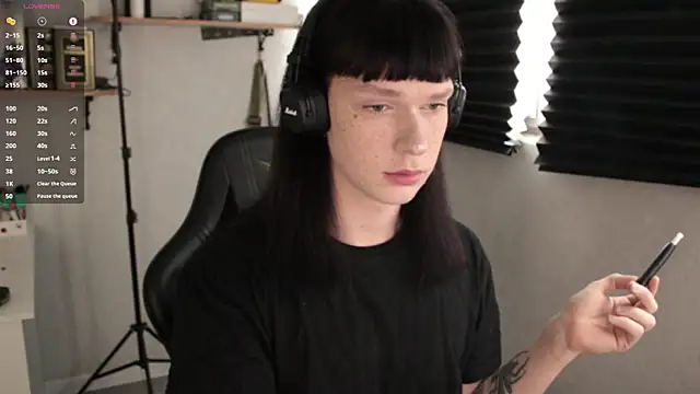 Snapshot of carthylovvve chatting on 03.20.25 carthylovvve online show from 03.20.25