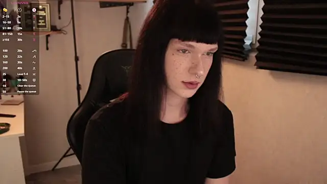 Snapshot of carthylovvve chatting on 03.22.25 carthylovvve online show from 03.22.25