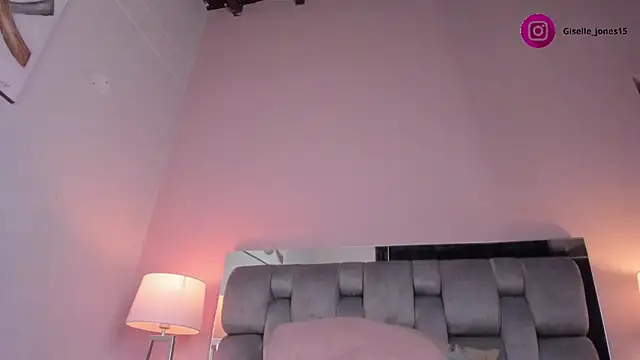 Snapshot of gisellejones1 chatting on 02.21.25 gisellejones1 online show from 02.21.25