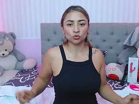 Snapshot of milf_bigass_ chatting on 02.12.25 milf bigass online show from 02.12.25