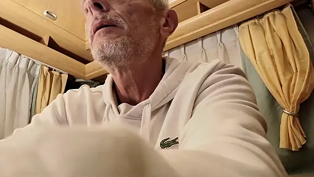 LongUKMakeYouSquirt online show from 03.23.26