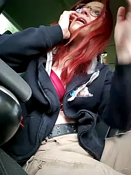 Snapshot of die-EinHORNY-WG chatting on 10.17.25 die-EinHORNY-WG online show from 10.17.25