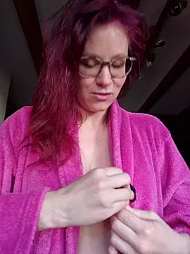 Snapshot of die-EinHORNY-WG chatting on 10.24.25 die-EinHORNY-WG online show from 10.24.25