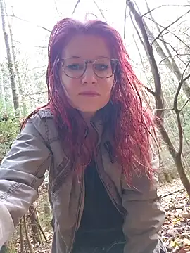 Snapshot of die-EinHORNY-WG chatting on 10.31.25 die-EinHORNY-WG online show from 10.31.25