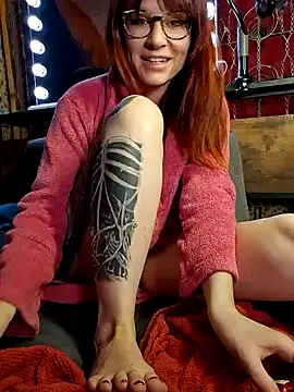 Snapshot of die-EinHORNY-WG chatting on 11.17.25 die-EinHORNY-WG online show from 11.17.25