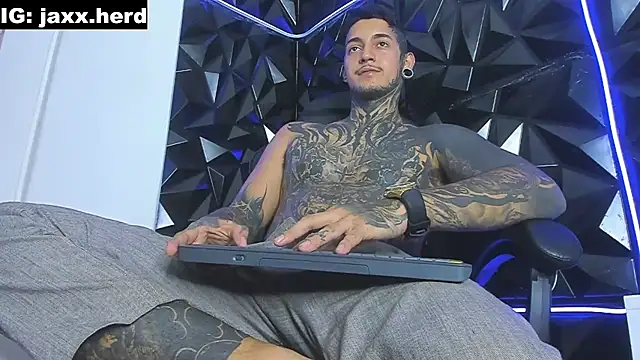 Snapshot of JAXXXONHERD chatting on 09.10.25 JAXXXONHERD online show from 09.10.25