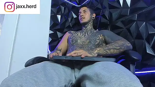 Snapshot of JAXXXONHERD chatting on 09.16.25 JAXXXONHERD online show from 09.16.25