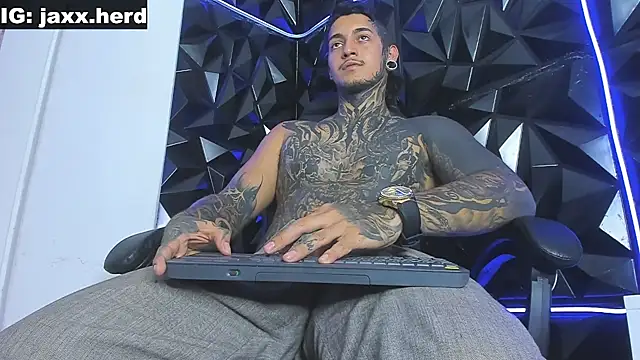 Snapshot of JAXXXONHERD chatting on 09.17.25 JAXXXONHERD online show from 09.17.25