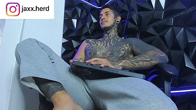 Snapshot of JAXXXONHERD chatting on 09.22.25 JAXXXONHERD online show from 09.22.25