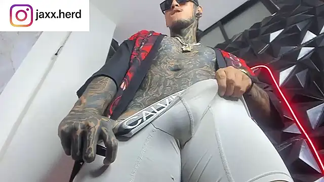 Snapshot of JAXXXONHERD chatting on 09.26.25 JAXXXONHERD online show from 09.26.25