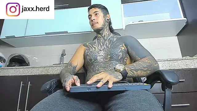 Snapshot of JAXXXONHERD chatting on 10.14.25 JAXXXONHERD online show from 10.14.25