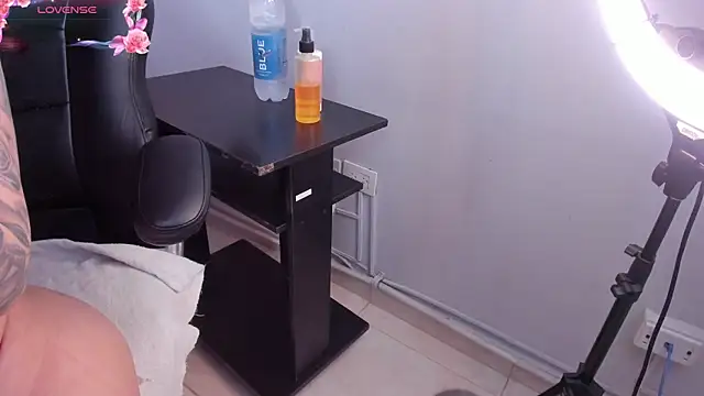 Snapshot of Tisha__lau chatting on 03.21.25 Tisha lau online show from 03.21.25