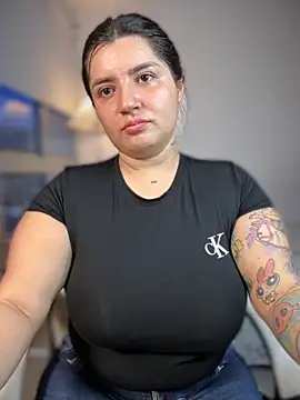 Snapshot of horny_roomiess chatting on 10.16.25 horny roomiess online show from 10.16.25