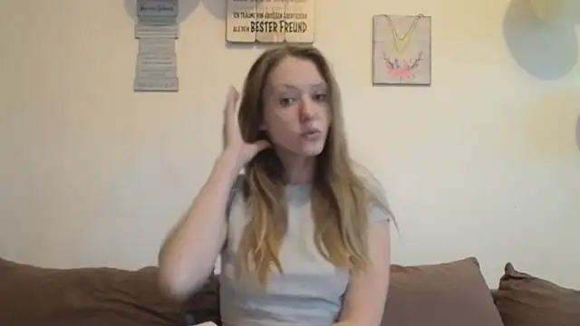 Snapshot of LachenderTeufel chatting on 10.22.25 LachenderTeufel online show from 10.22.25