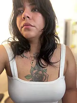 JulianaCastillo online show from 12.29.24