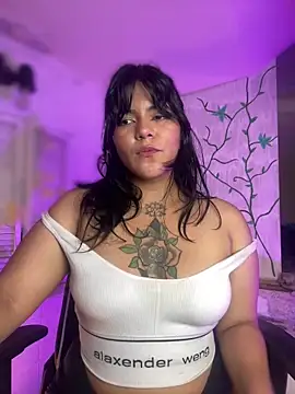 JulianaCastillo online show from 01.19.25