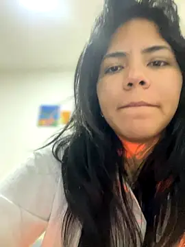 Snapshot of JulianaCastillo chatting on 10.02.25 JulianaCastillo online show from 10.02.25