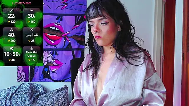 Snapshot of purple_em69 chatting on 12.04.24 purple em69 online show from 12.04.24