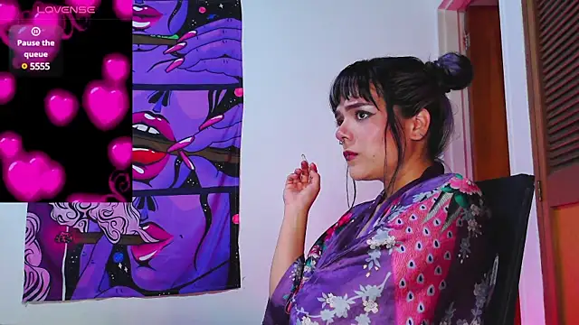 Snapshot of purple_em69 chatting on 12.05.24 purple em69 online show from 12.05.24